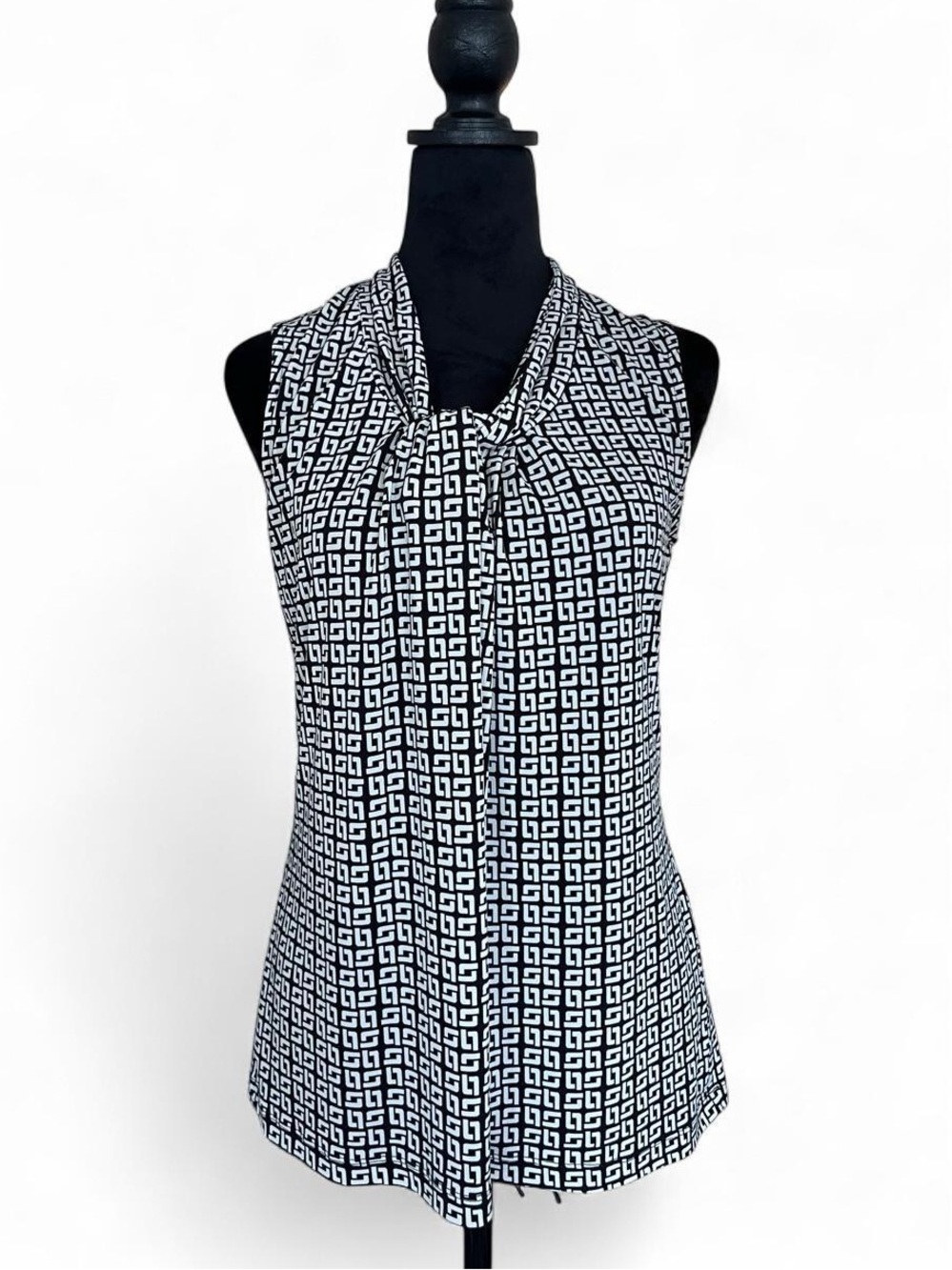 Banana Republic Black & White Geometric Knot Front Sleeveless Top